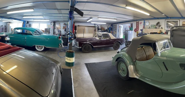 •Werbung•
_____________________________________________

Eine schöne bunte Mischung ☀️

#bmw328 #mercedesw113 #mercedes190sl #cadillaccoupe #werkstatt #werkstatteinrichtung #oldtimer #youngtimer #carinterior #carupholstery #upholstery #handmade #handwerk #leather #leatherwork #lederausstattung #leder #nappaleder #autosattlerei #fahrzeugsattlerei #bpautosattlerei #bpautosattlereigmbh